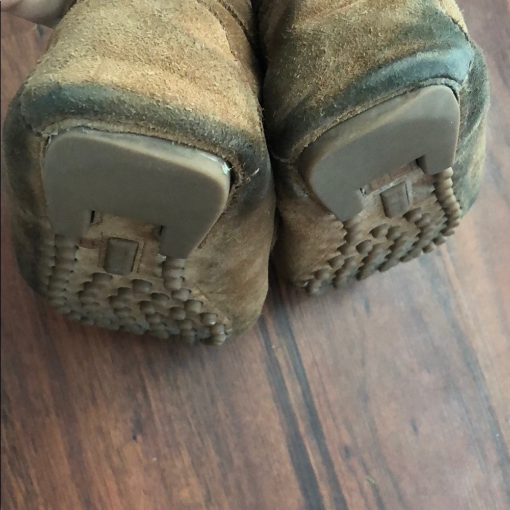 Tory Burch moccasins- sweaty, dirty, filthy, old used shoes worn without socks - Picture 4 of 16